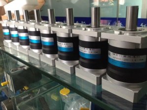 FADR064行星減速機(jī)在醫(yī)療機(jī)械中的應(yīng)用與定制